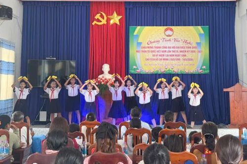 Ủy ban MTTQ Việt Nam xã Bắc Khánh Vĩnh tổ chức chương trình văn nghệ 'Đại đoàn kết - Niềm tin và khát vọng'
