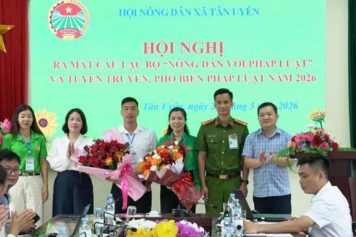 Ra mắt Câu lạc bộ 'Nông dân với pháp luật' xã Tân Uyên