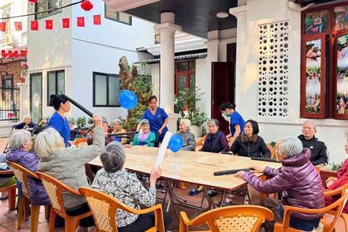 Tin mới từ 1/7: Triển khai điểm chăm sóc người cao tuổi ban ngày trên toàn quốc