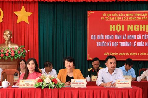 Phó Bí thư Tỉnh ủy, Chủ tịch Ủy ban MTTQ Việt Nam tỉnh Lâm Đồng Phạm Thị Phúc tiếp xúc cử tri xã Bảo Thuận