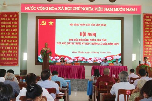 Cử tri xã Hàm Thuận kiến nghị nhiều vấn đề liên quan giao thông