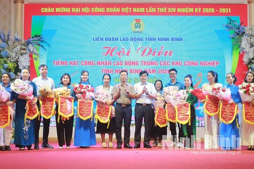 Sôi nổi hội diễn 'Tiếng hát công nhân lao động' trong các khu công nghiệp khu vực Hà Nam