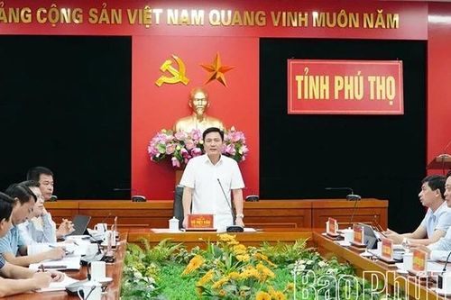 Phó Chủ tịch UBND tỉnh Vũ Việt Văn cho ý kiến về phát triển đô thị và nhà ở xã hội