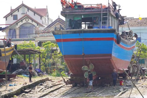 Xưởng sửa chữa tàu tự phát