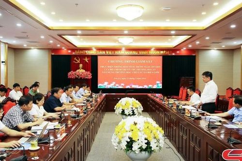 Giám sát việc đầu tư xây dựng trường học cho các xã biên giới