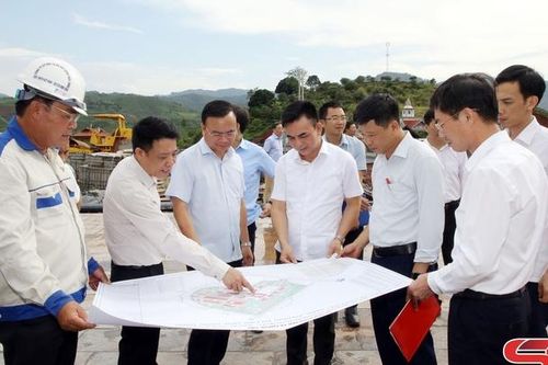 Giám sát việc đầu tư xây dựng trường học cho các xã biên giới