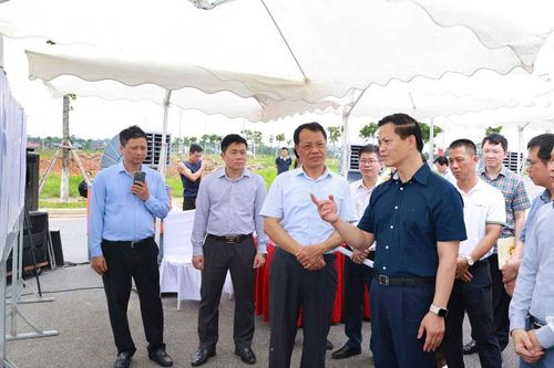 Chủ tịch UBND tỉnh kiểm tra các dự án công nghiệp và hoạt động thiết chế cộng đồng tại Phú Bình