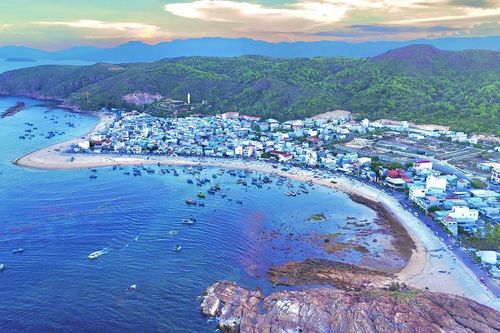 Gia Lai: Biển Nhơn Hải mang vẻ đẹp hoang sơ, bình yên bên bán đảo Phương Mai