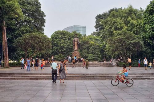 Hà Nội tăng cường vệ sinh môi trường tại các không gian công cộng