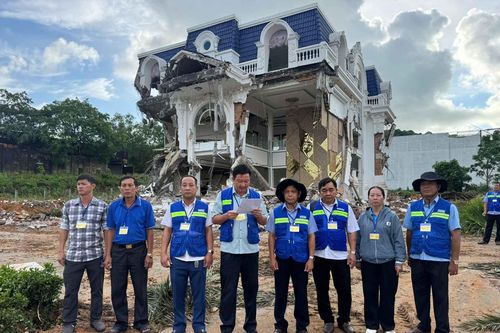 Biệt thự chiếm đất quốc phòng ở Phú Quốc bị tháo dỡ