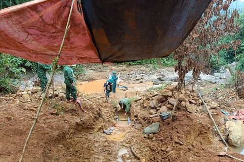Tiếp tục truy quét ở điểm nóng khai thác vàng trái phép tại A Lưới