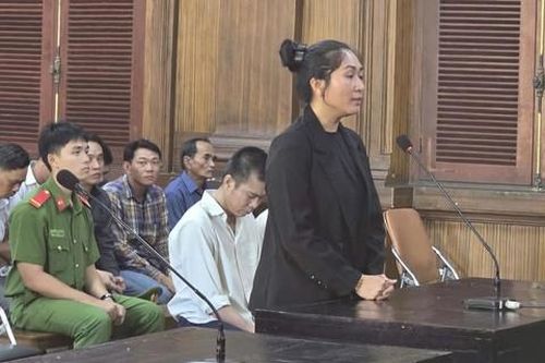 'Nổ' có quan hệ để lừa 'chạy' tại ngoại, 3 bị cáo lãnh án tù