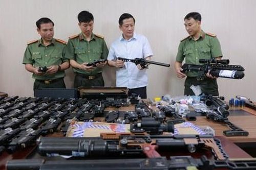 Triệt phá đường dây chế tạo, mua bán vũ khí quân dụng với quy mô lớn
