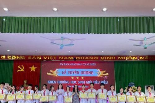 Xã Ô Diên tuyên dương 140 học sinh tiêu biểu năm học 2025-2026