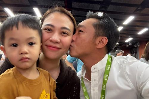 Cường Đô la tình tứ bên Đàm Thu Trang, ở nhà phụ vợ chăm con rất khéo