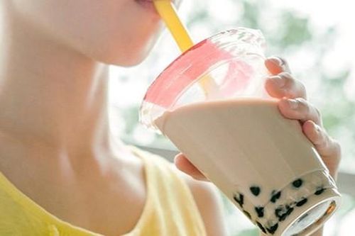 Tác hại của cốc trà sữa mát lạnh, ngọt lịm và full topping
