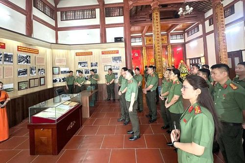 Hoạt động về nguồn ý nghĩa của Thanh tra Công an Hà Nội