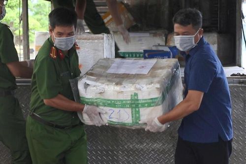 Khởi tố 35 bị can về hành vi tàng trữ, mua bán hơn 1,3 tấn xyanua
