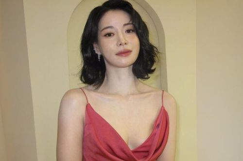 'Ác nữ' Lim Ji Yeon lột xác