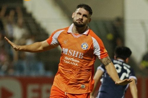 Đội bét bảng V.League tạo địa chấn