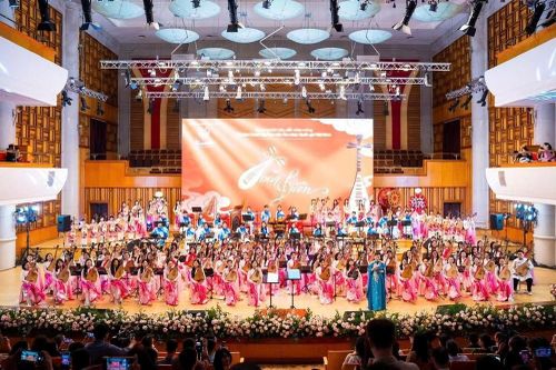 Học viện Âm nhạc Quốc gia Việt Nam đón nhận Kỷ lục Việt Nam với số người trình diễn đàn Tỳ bà nhiều nhất