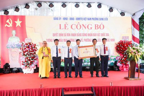 Bắc Ninh: Chùa Tổ đón nhận Bằng công nhận Bảo vật quốc gia Tượng Phật bằng gỗ Mẫu Man Nương