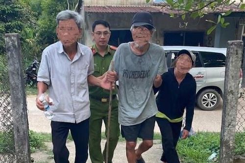 Giúp đỡ người khuyết tật đi lạc về nhà an toàn
