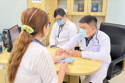 Bệnh tăng huyết áp âm thầm tấn công người trẻ