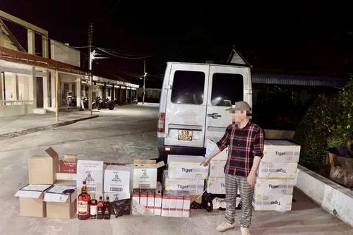 Tây Ninh: Thu giữ nhiều rượu ngoại, thuốc bảo vệ thực vật không hóa đơn
