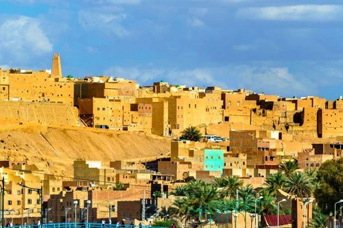 Thành phố đất nung giữa Sahara đẹp như phim khoa học viễn tưởng