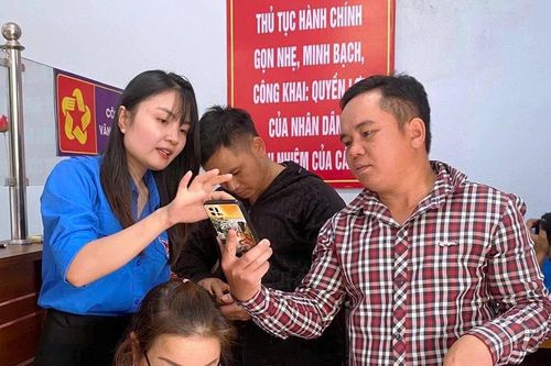 Chuyển đổi số ở vùng cao xứ Thanh: Giới trẻ vùng biên và những giấc mơ số