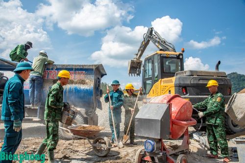 Dư âm của 'Chiến dịch Quang Trung' trên công trường nơi biên giới
