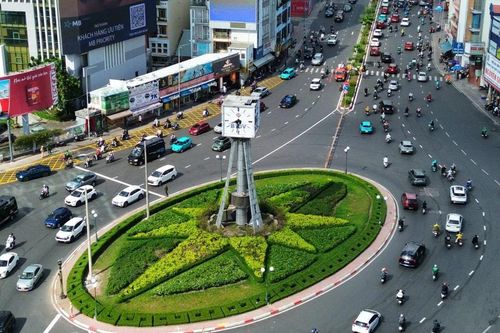 Diễn biến giao thông trong ngày đầu phân luồng vòng xoay Điện Biên Phủ