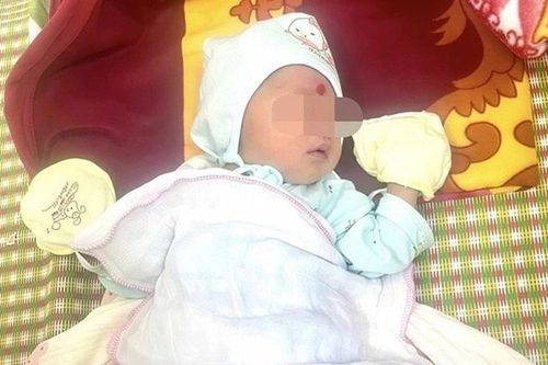 Xót xa thư của người mẹ để lại con sơ sinh trước cổng chùa