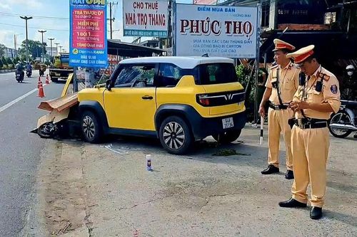 Ô tô đâm phải xe người khuyết tật làm 1 người tử vong