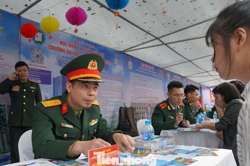 Bộ Quốc phòng công bố đề tham khảo kì thi đánh giá năng lực