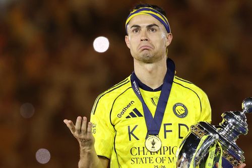 Cristiano Ronaldo thu nhập 300 triệu USD: Nhà vô địch kiếm tiền