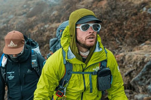 Kỳ tích hiếm có về chinh phục đỉnh Everest của nhà leo núi người Australia