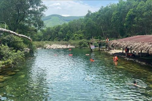 Hệ lụy nhãn tiền khi 'bức tử' dòng suối - Bài cuối: Chấn chỉnh du lịch tự phát