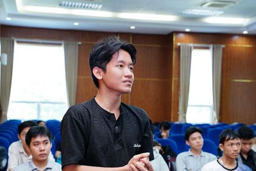 Sinh viên thích ứng thị trường lao động trong kỷ nguyên AI