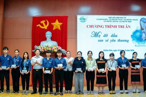 Chắp cánh ước mơ cho học sinh vùng cao