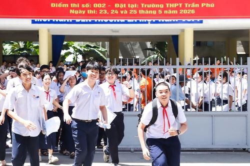 Khoảnh khắc ấn tượng trong ngày thi đầu tiên kỳ thi tuyển sinh lớp 10 tại Đà Nẵng