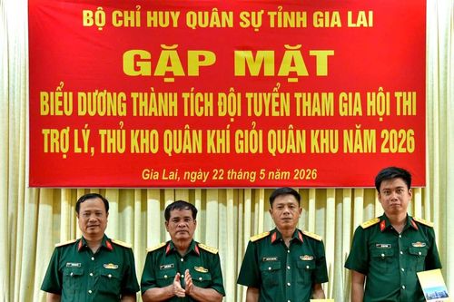 Khen thưởng các quân nhân có thành tích xuất sắc trong hội thi Trợ lý, Thủ kho quân khí giỏi Quân khu 5