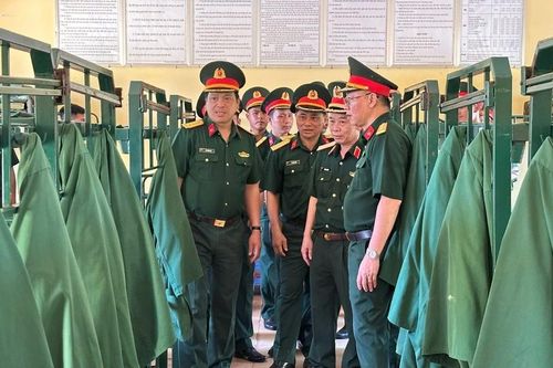 Kiểm tra công tác doanh trại tại Quân đoàn 34