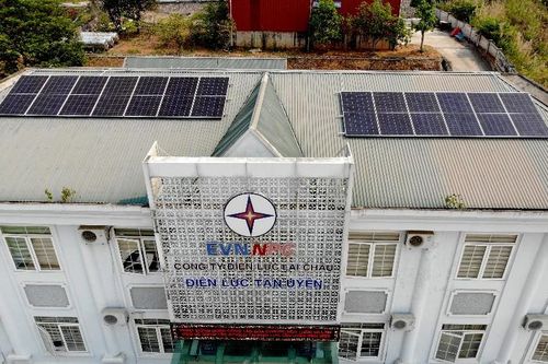 Điện mặt trời mái nhà hành trình xanh của Công ty Điện lực lai Châu