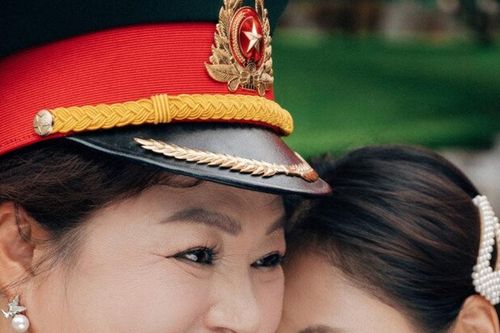 Nhan sắc và sự nghiệp của Thượng tá Cao Nga: 'Thiên nga' làng kịch, mẹ ruột Thu Quỳnh