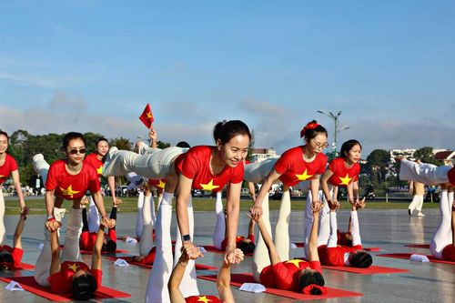 Lâm Đồng đề cử 6 kỷ lục Việt Nam tại Giải cúp các CLB Yoga