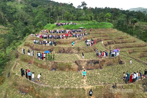 Dấu chân trên ruộng bậc thang kỳ vỹ