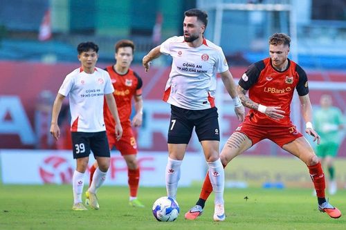 V-League: CLB Công an TP Hồ Chí Minh hòa kịch tính Ninh Bình