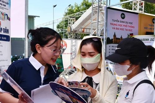 TP. Hồ Chí Minh: Hơn 60 doanh nghiệp trong và ngoài nước tham gia tuyển dụng